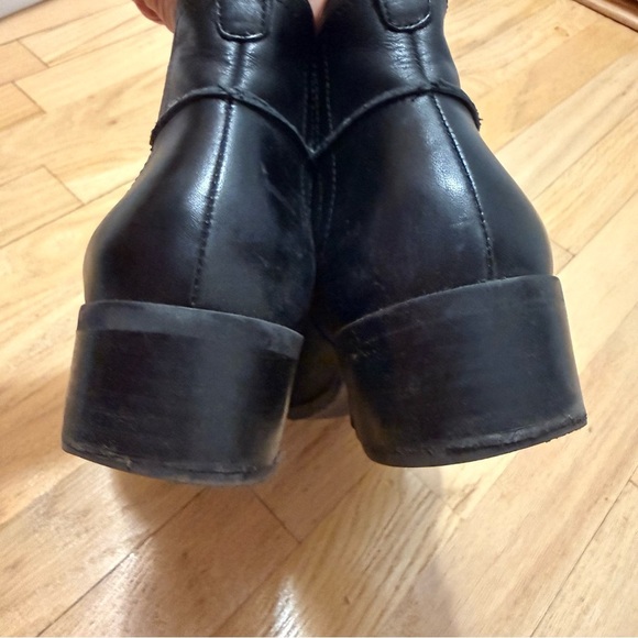 Steve Madden Dicey Black Leather Ankle Booties Size 8 - Picture 7 of 8